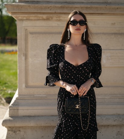 Ruffle-trimmed flowers printed black midi dress