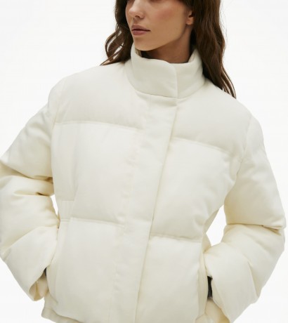 Шерстяной пуховик молочный